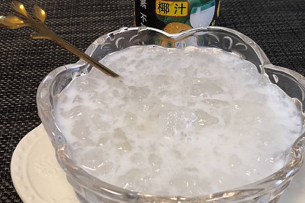 椰汁炖雪蛤的做法