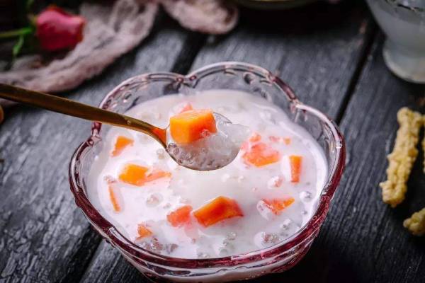 椰奶木瓜炖雪蛤做法